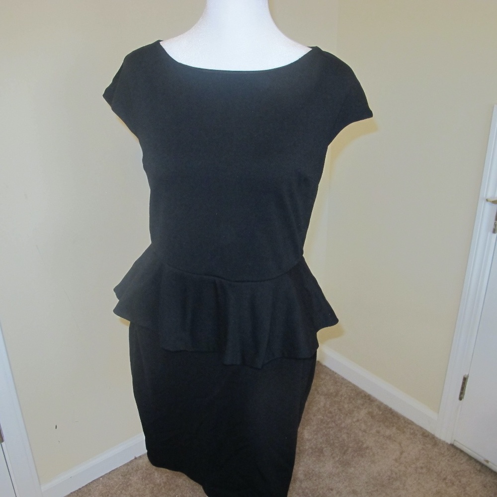 Express Women's Black Date Night Little Black Peplum Dress Size 8 EUC - Picture 3 of 8